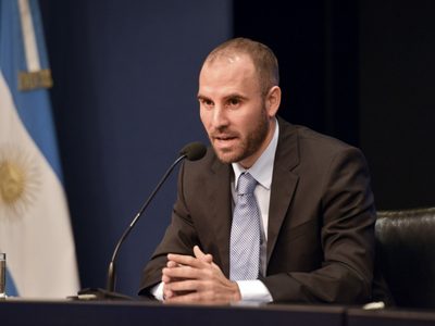 Nuevo paradigma: el Gobierno quiere priorizar la deuda en pesos