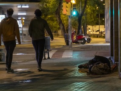 Dos hombres y un bebé murieron en la calle por la ola de frío