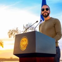 Bukele pide licencia de seis meses para dedicarse a la campaña para su reelección