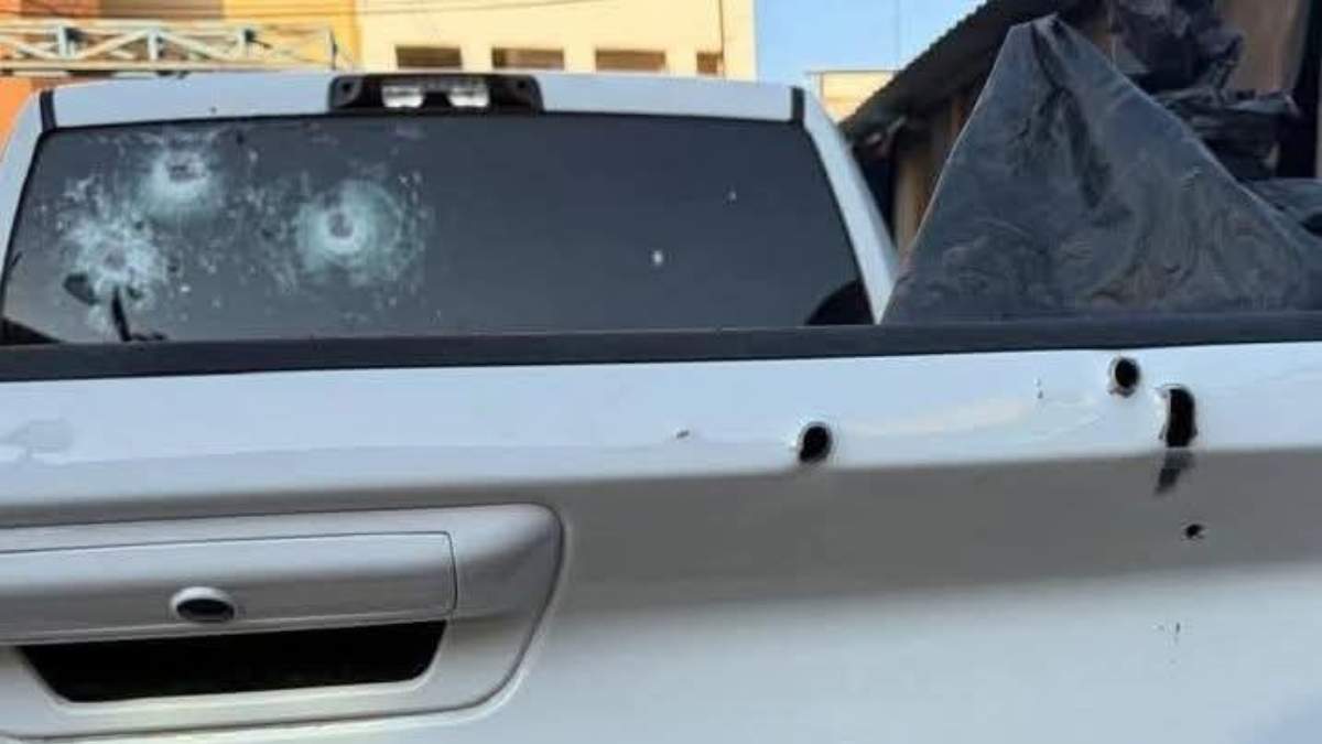 Impactos de bala en la camioneta en la que viajaba el alcalde