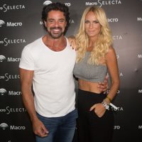 “¡Peluquero urgente!”: Sabrina Rojas mandó al frente a Luciano Castro por su insólito look