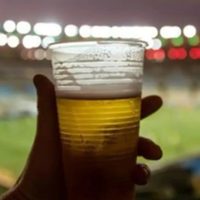 Vuelve el alcohol a los estadios: cómo será la venta de cerveza en el Monumental