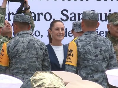 Sheinbaum entrega condecoraciones a elementos de las Fuerzas Armadas