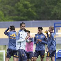 Algunos vuelven y otros quedaron relegados: los convocados de Boca para el duelo con Sarmiento