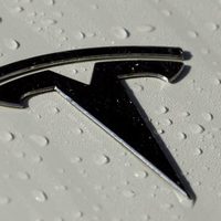 Tesla cesa a empleados por intentos de organización sindical en Nueva York