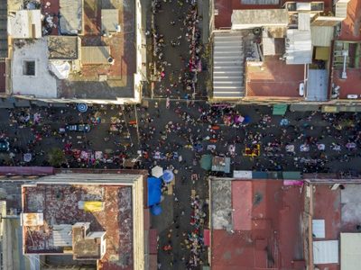 Médico suplica guardarse: "el número de internados nos está rebasando"