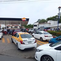 Maestros del SNTE-CNTE toman gasolineras en Tuxtla; Coparmex exige aplicar la ley