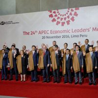 Líderes de APEC se comprometen a mantener mercados abiertos (Video)