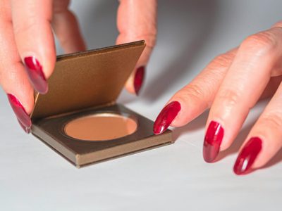 Nail Art rojo: ideas de uñas cortas y discretas que quedan divinas para ir a la oficina