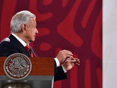 AMLO presume que Paquete Económico para 2023 será "equilibrado"