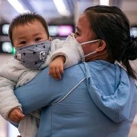 El coronavirus no tiene límites: se cobró la vida de un bebé y es la segunda víctima más joven