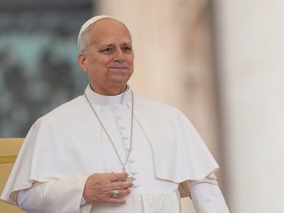 Papa pide cese del "estruendo de las bombas" y apela al diálogo para escuchar la voz de los pueblos