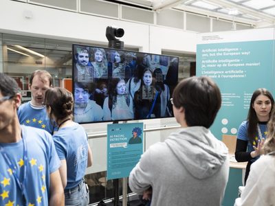 Ley inédita para regular la inteligencia artificial entra en vigor en la UE