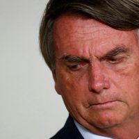 Piden a la Corte Suprema de Brasil investigar a Jair Bolsonaro por atacar el sistema electoral