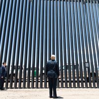 López Obrador evade el tema del muro fronterizo que presumió Trump