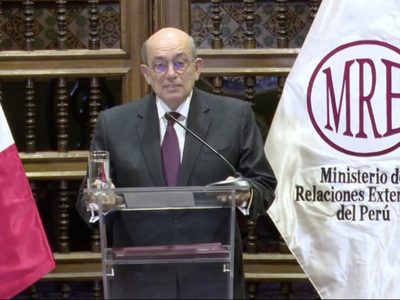 Perú rompe relaciones diplomáticas con México por dar asilo a exprimera ministra (Video)