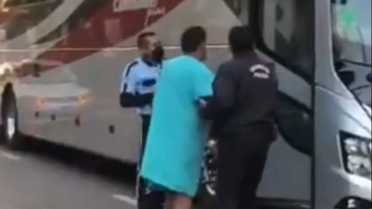 El paciente con covid-19 pretendió subir a un camión