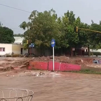 Video: tremendo desborde de un canal en Las Heras