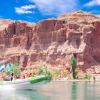 Propuesta de escapada en Alto Valle: navegar en semirrígidos en el río Limay