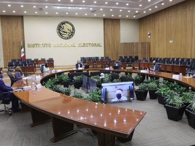 Corte suspende por segunda vez acuerdo del INE sobre revocación del mandato