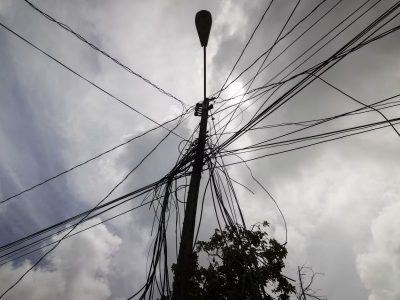 Ecuador aumenta de 8 a 14 horas diarias los cortes de luz ante una crisis energética sin precedentes