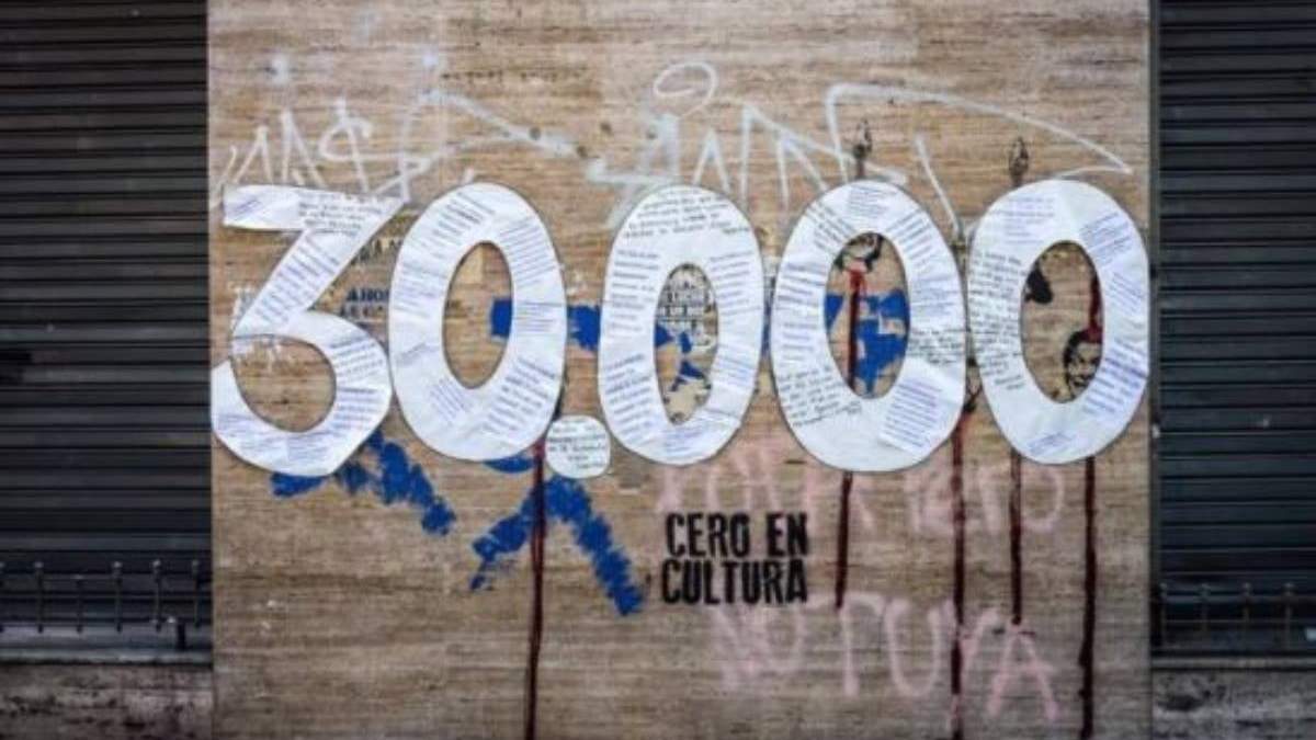 Imagen conmemorativa de las 30 mil víctimas que se calcula dejó la dictadura en Argentina