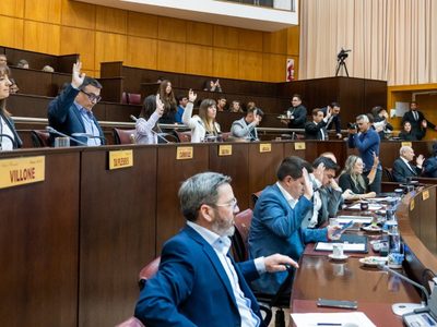 Diputados del MPN y aliados de Rolando Figueroa apoyaron endeudamiento en dólares