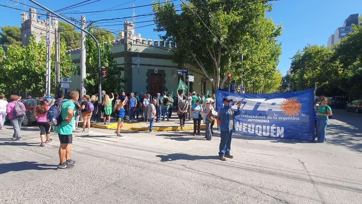 Los reclamos de ATE y la CTA Autónoma en Casa de Gobierno. Fuente: (Javier Manzano)