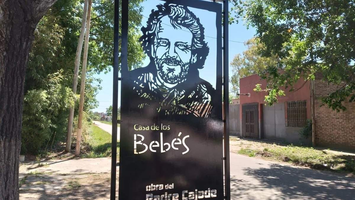 Una niña de 7 años fue atacada a golpes en una escuela: las maestras la cambiaron y no avisaron a los padres