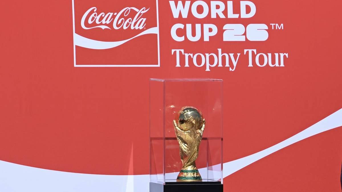 Llegada del Trofeo Original de la Copa Mundial de la FIFA en el Aeropuerto Internacional Felipe Ángeles (AIFA), México, 27 de febrero de 2026