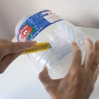No tires los bidones de agua vacíos: creá estos coquetos canastos para guardar cosas