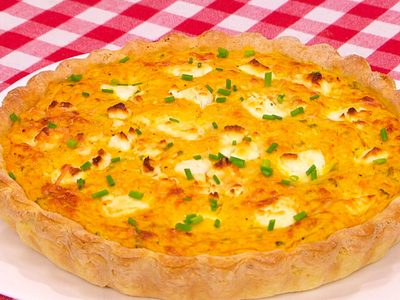 Tarta con masa de chipá, una nueva versión de la receta más bajonera para el finde