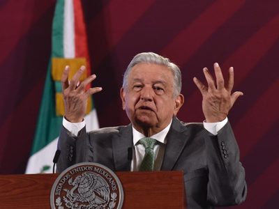 AMLO defiende a Delfina Gómez por reporte de ASF a SEP: "es incapaz de robarse un centavo"