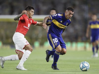 Independiente va por un jugador de Boca en el medio de la crisis
