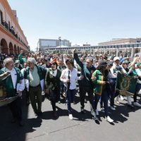 Rector entrega propuesta de reforma a la UAEMex; opositores lo obligan a huir (Video)
