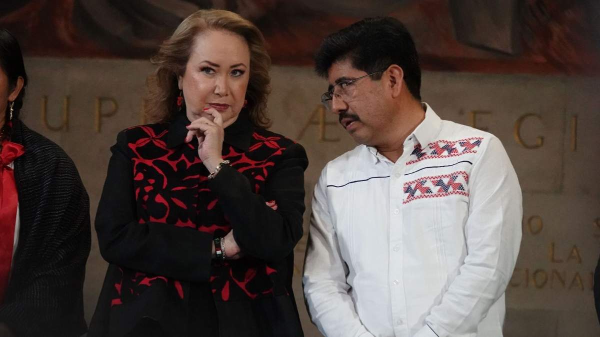 Yasmin Esquivel y Hugo Aguilar