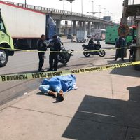 Ejecutan a una mujer a plena luz del día en Iztapalapa