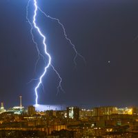 El SMN lanzó una alerta naranja por tormentas y granizo: qué zonas se verán afectadas