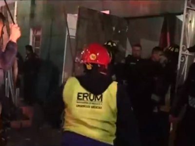 Un hombre apuñala a sus seis hijos, incendia su casa y luego intenta suicidarse