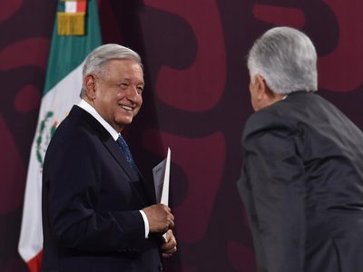 “No hay que ensañarse”: AMLO sobre foto de Claudio X González esperando a Sheinbaum