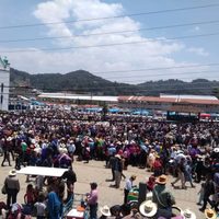 Pueblos indígenas de Chiapas ignoran la 'sana distancia” y acuden al viacrucis
