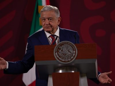 AMLO arremete contra Proceso por reportaje de Sedena Leaks que involucra a Adán Augusto (Video)
