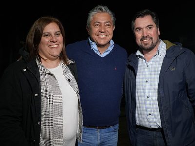 Rolando Figueroa dio su respaldo a los candidatos de Comunidad en Villa La Angostura