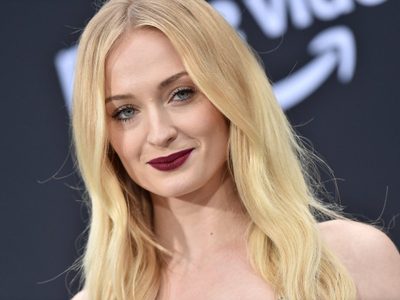 ¿Qué estas haciendo? Sophie Turner quedó así y sus fans no entienden nada ¿Enloqueció?