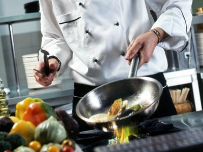 Nestlé capacitará a aspirantes a cocineros de forma gratuita