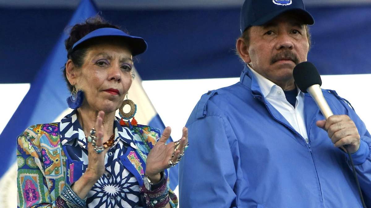 El presidente de Nicaragua, Daniel Ortega, y su esposa, la vicepresidenta Rosario Murillo