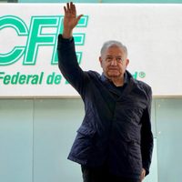 Reforma eléctrica: AMLO propone revertir carácter de empresa productiva a la CFE
