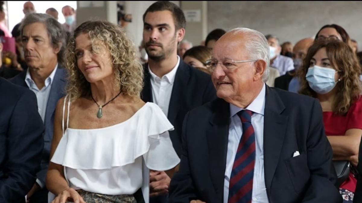 Maru Botana junto a Abel Albino, presidente de Conin Argentina