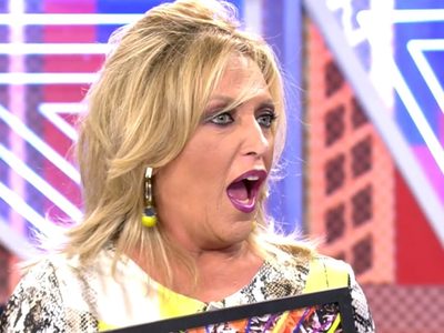 "La reina": Lydia Lozano y sus pelucas lo hicieron otra vez