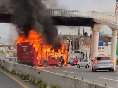 Choque del Ejército y delincuentes desata quema de vehículos en Zapopan (Videos)